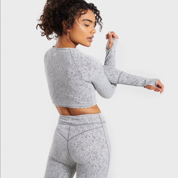 SOLD (on Merc) Gymshark long sleeve crop fleur - Picture 2 of 5